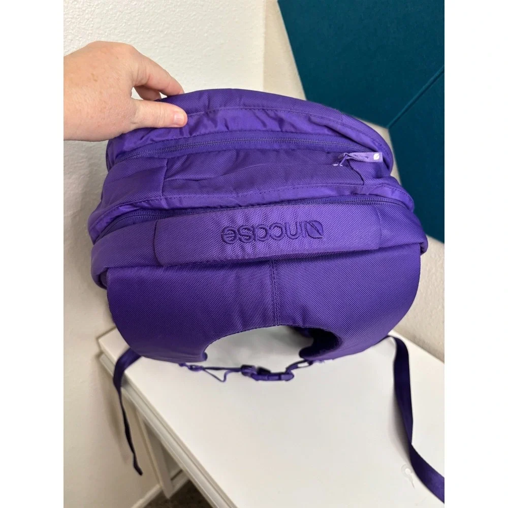 Incase Purple Laptop Backpack Padded Sleeve Deluxe Pockets Macbook 17